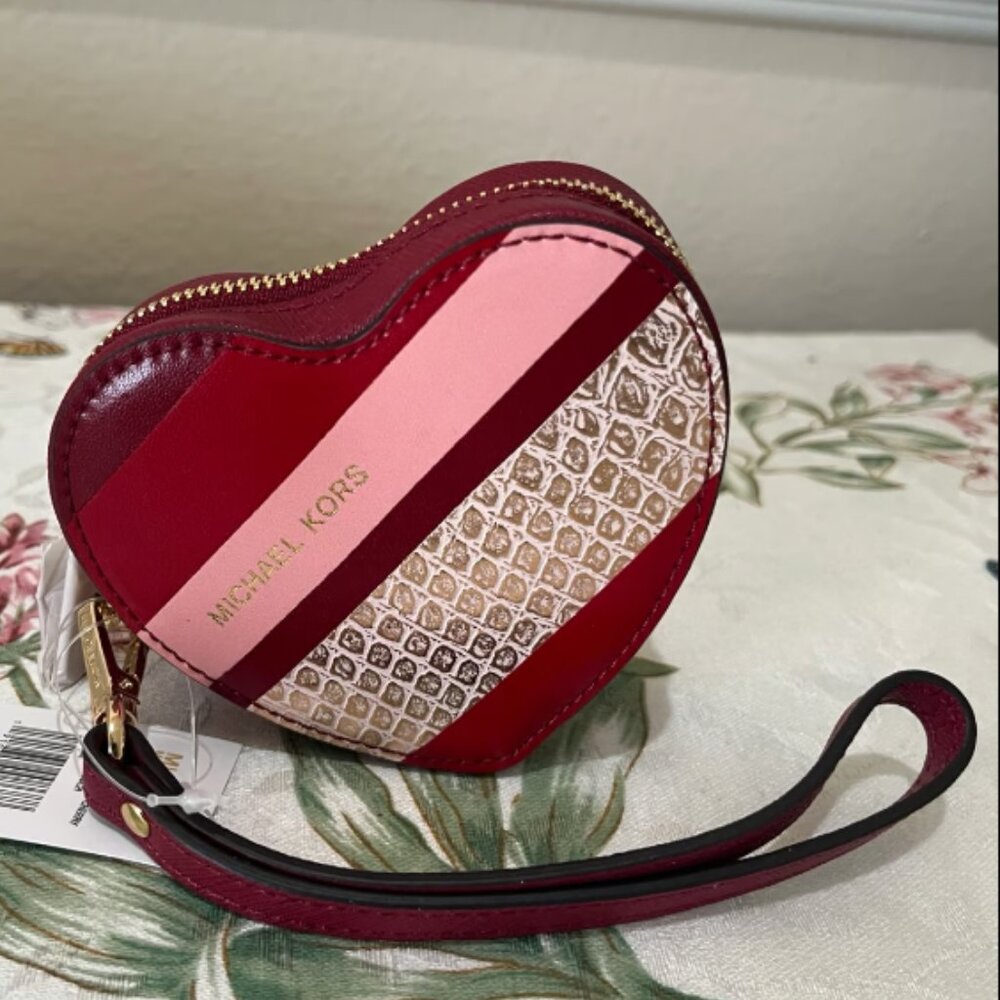 Michael kors heart Coin case